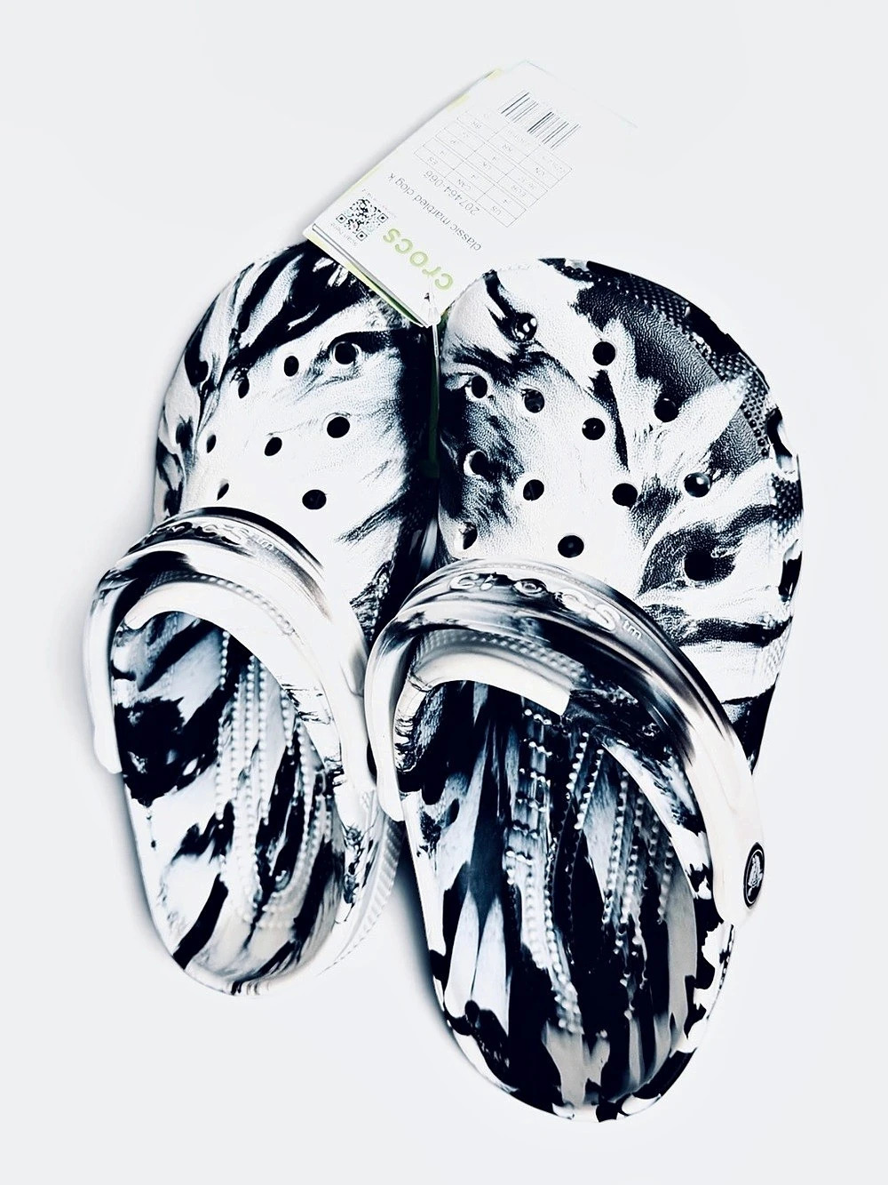 Crocs Animal Print Clogs in White & Black J4 women’s 5 NWT